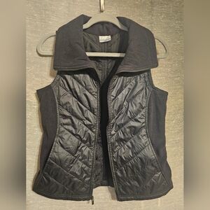 Columbia Women's Black Quilted Vest With Pockets